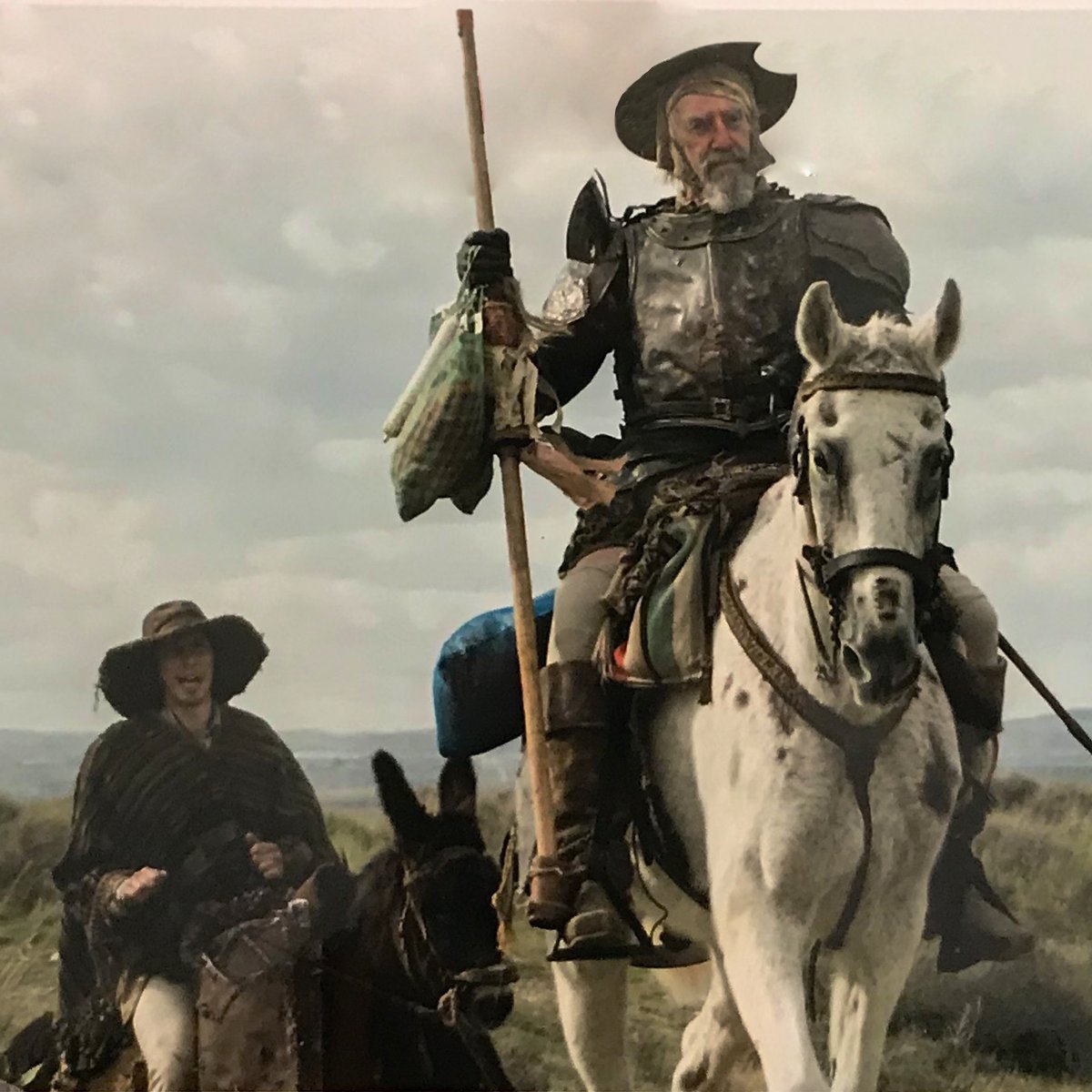 https://honestlyonthesly.com/wp-content/uploads/2019/02/447f6-24.jpegfirst-photo-for-terry-gilliams-long-awaited-film-the-man-who-killed-don-quixote1.jpg